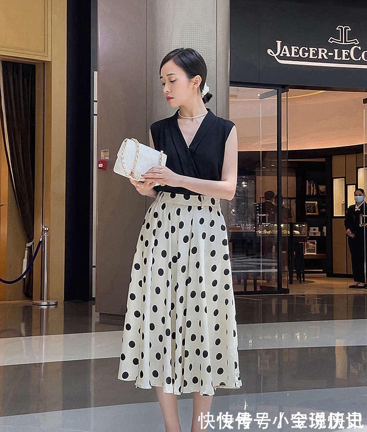 衬衫 初秋只需这3件单品就够了:针织衫、半身裙、衬衫,打造高级感