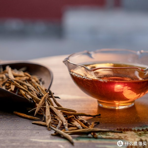 每日风物 篇八：这杯茶雍容旖旎的样子，像晚唐的余晖