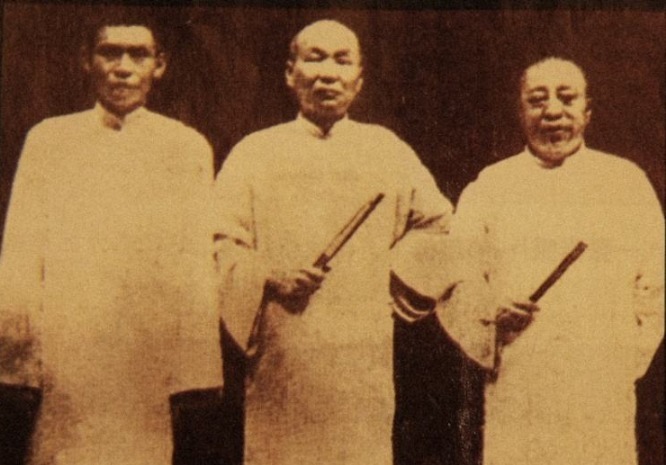 分给|杜月笙得两千大洋,全部分给兄弟:不占便宜,就是最大的“便宜”