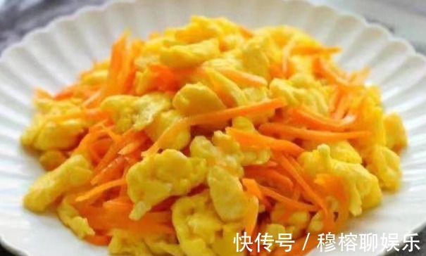 胡萝卜|胡萝卜和此物一起,每天炒一盘,能补水嫩肤,排出毒素