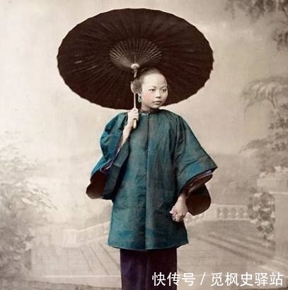 草鞋|清朝老照片:小孩街头卖草鞋,最后一张是清代雷峰塔原貌!