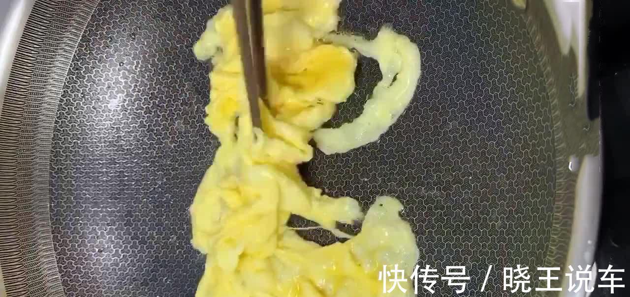 豆芽怎么做好吃？试试家常版炒合菜，鲜香味美酥脆诱人