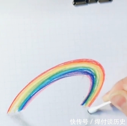 粉丝们|美术生教大家画彩虹,粉丝们很不屑,看到成画:这个可以有