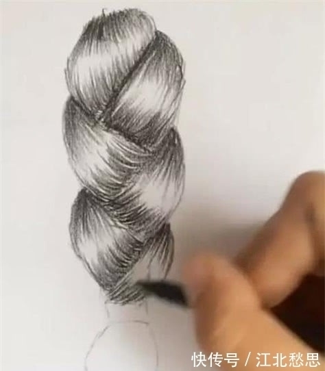 小哥哥&小哥哥素描画发型,画完后多添了一笔,网友:好好的发型被毁了