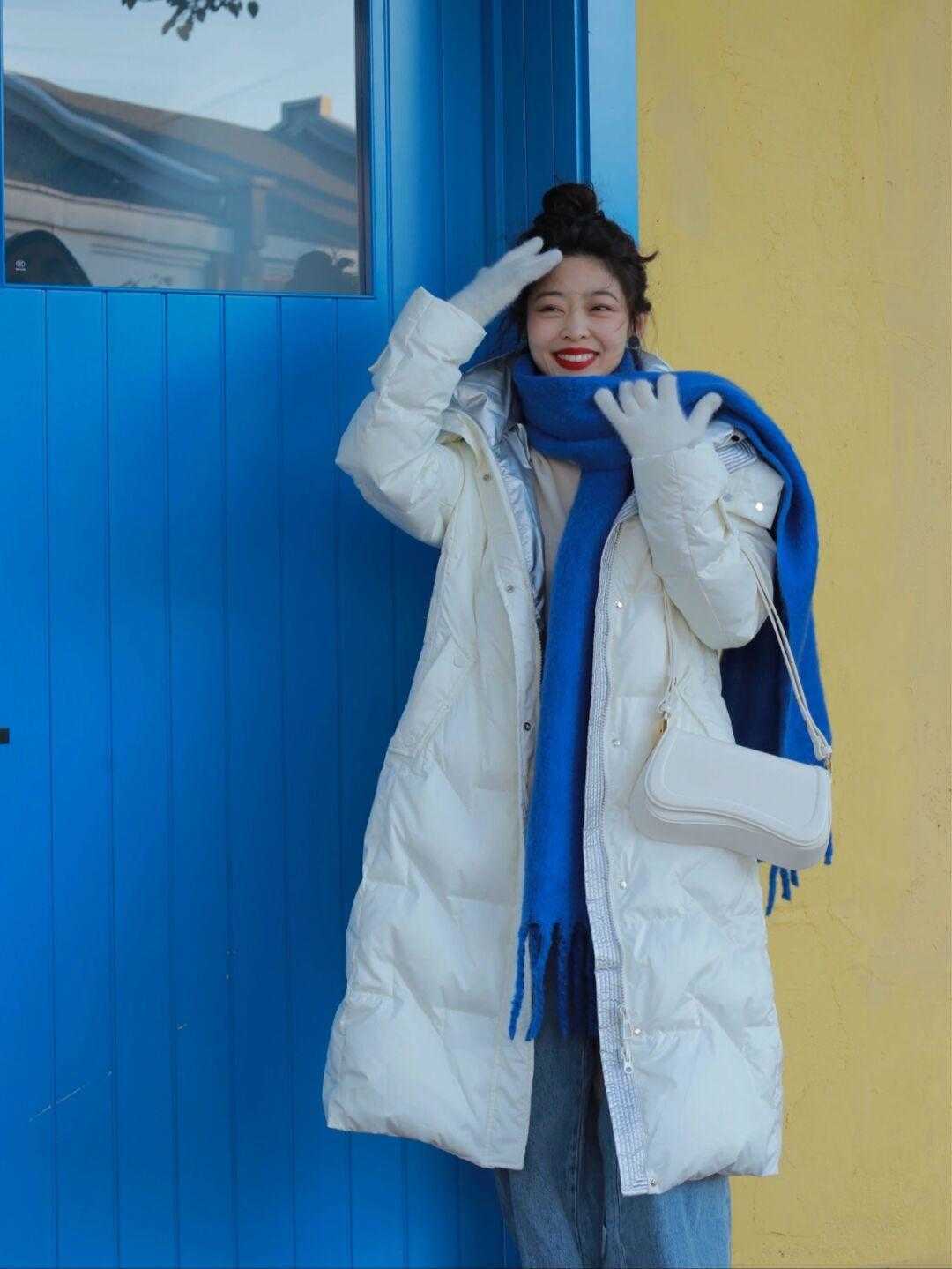 浅蓝色|真正聪明的小个子女生,羽绒服都这么穿显高显瘦,保暖舒适又洋气