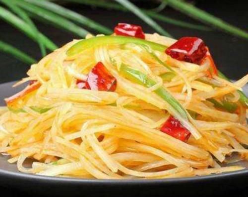 好吃|酸辣土豆丝这样做最好吃,大厨就用一招,让土豆丝美味翻倍