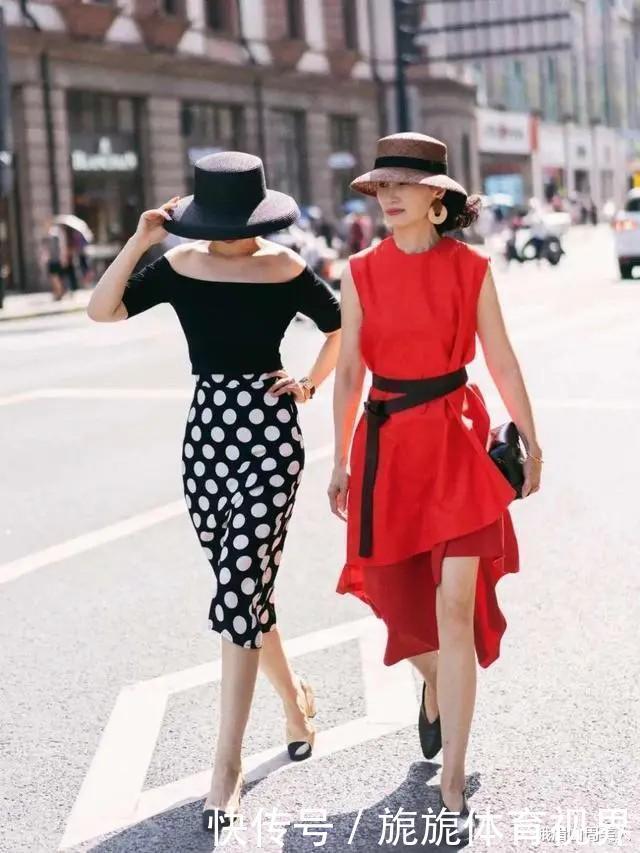 女人|女人50岁以后,春天少穿运动鞋,瞧三木妈妈这样穿,优雅显气质