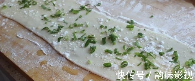 早餐我家常吃它，不用发面，做1次1周不早起，又香又软，比油条好