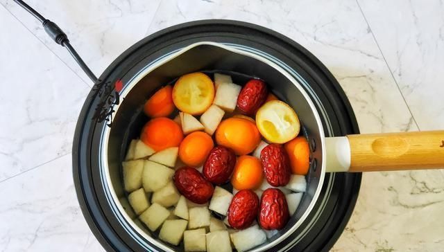  简单|金桔和它真是天生一对，简单一煮，润肺止咳，清甜好喝不上火