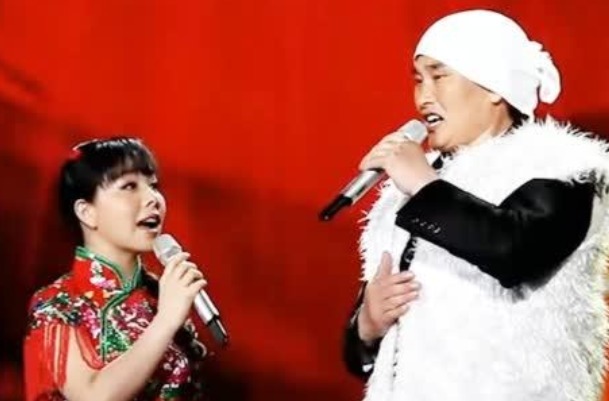 《星光大道》出来的王二妮,卫冕后又回到农村放牛,这真的值得吗