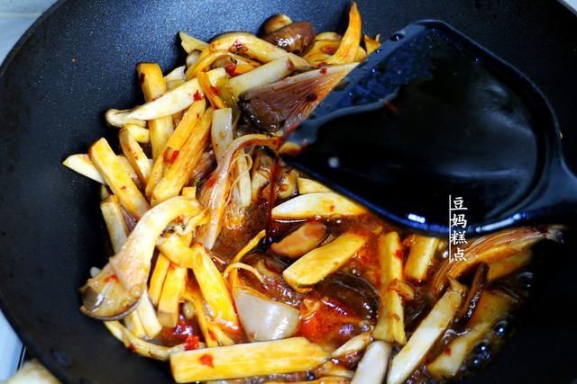  又一好吃的下饭素菜，5分钟搞定，如同肉的口感，连孩子也爱吃