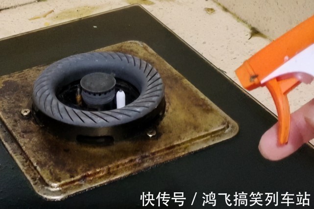 把牙膏挤在生姜上,作用真是太厉害了,解决很多男人女人的大烦恼