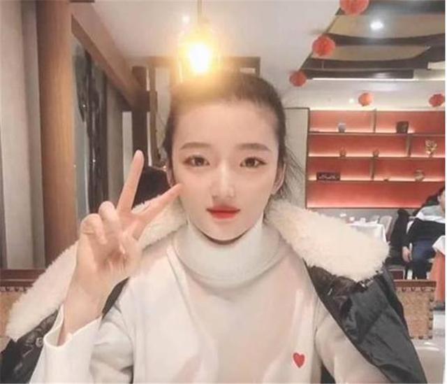 思维方式|50岁“仙女奶奶”带娃出门,腰围比2岁小孙女还细,宝妈酸了