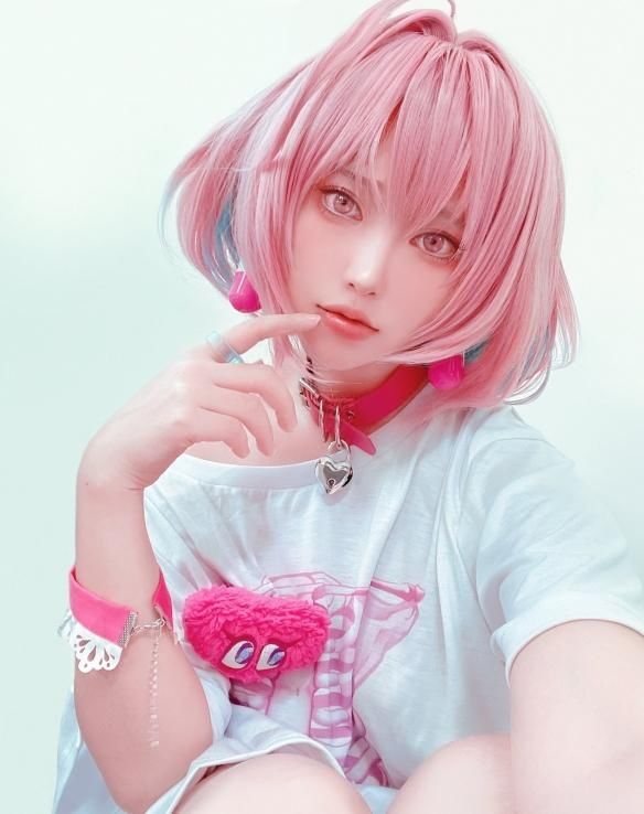 高颜值+化妆技巧=男女通杀！韩国美少女COS富江走红