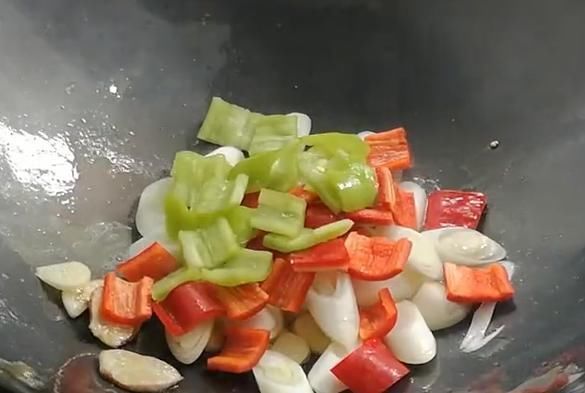 牛肉|小炒牛肉有诀窍,做法简单,鲜香美味,鲜嫩爽滑,超级好吃