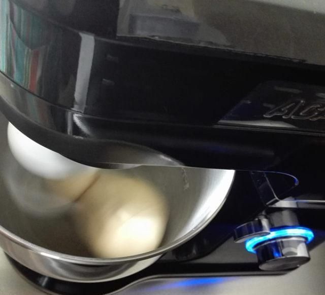 操作|一款操作简单的餐包,添加了白味噌和葱花,空口吃味道也是棒棒的