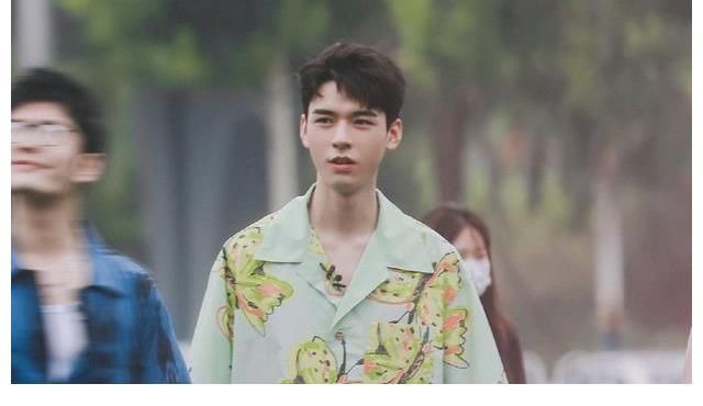 官宣定档|《中餐厅第五季》定档,龚俊成固定嘉宾