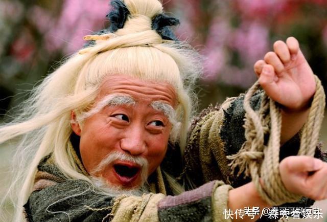 郭靖有门神功很可惜,用了一次就被雪藏,三个杨过未必能抗住此招