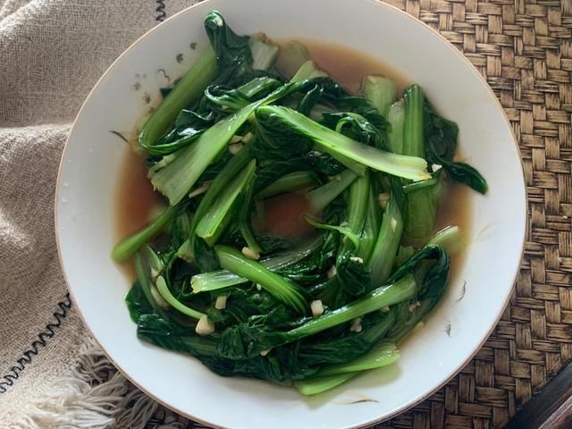 夏天，女人最该吃的食材，3元两斤，补水美白，越吃气色越好！