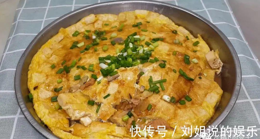 肉末豆腐煎饼|豆腐鸡蛋饼做法,锅里一焖,比吃红烧肉还香,上桌连汤子都不剩