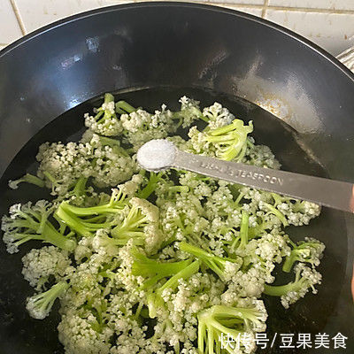 菜花炒肉沫这么好吃，大饭店的经常这么做，