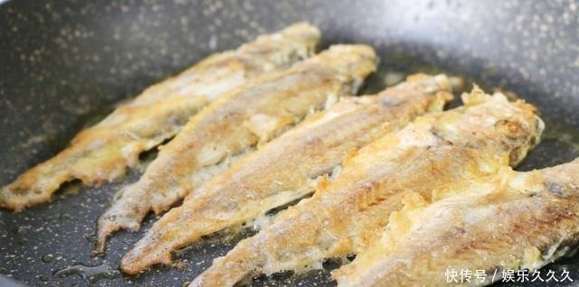 煎黄花鱼的时候,多加1步,煎好的黄花鱼外酥里嫩不易碎
