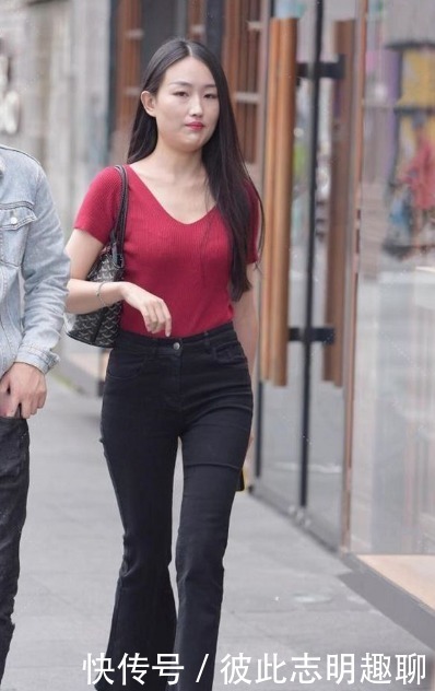 性感|路人街拍,羞涩可人的小姐姐,大长腿十分亮眼,尽显性感女人味