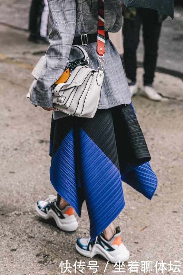 外套|「穿搭搭配」今年秋冬“九分穿衣法”火了!不仅时髦,还更显高、显瘦!