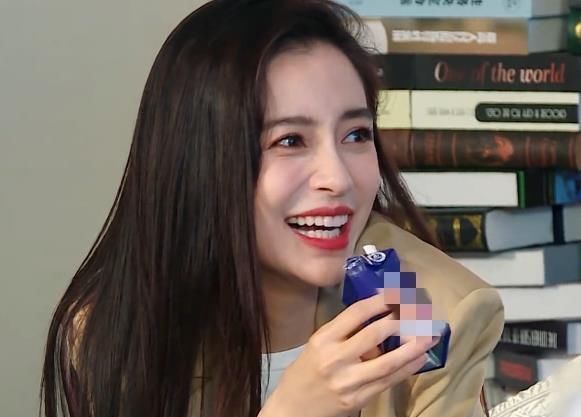 跑男的全员戴眼镜，蔡徐坤儒雅，黄旭熙阳光，唯独baby特别