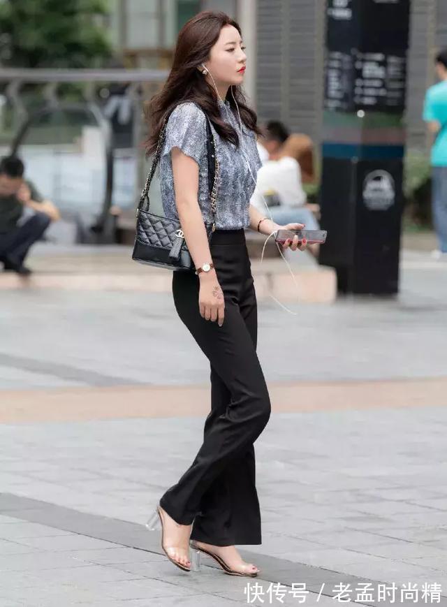 牛仔裤|高跟鞋搭配什么才好看?九分牛仔裤甜美长裙,尽显迷人优雅气质