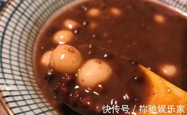 红豆粥|睡前一碗红豆粥!补气又补血!脸色红润有光泽~美味极了
