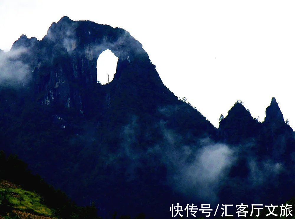 丙察察|桃花盛开，江水如蓝，每年春季丙察察迎来一年中最美的时光
