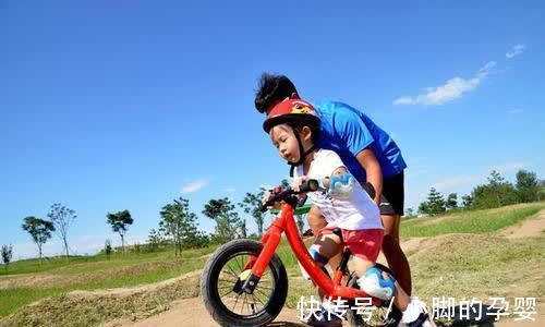 5岁女儿每到周五都喊肚子痛,父母带去医院检查,医生:你们离婚吧