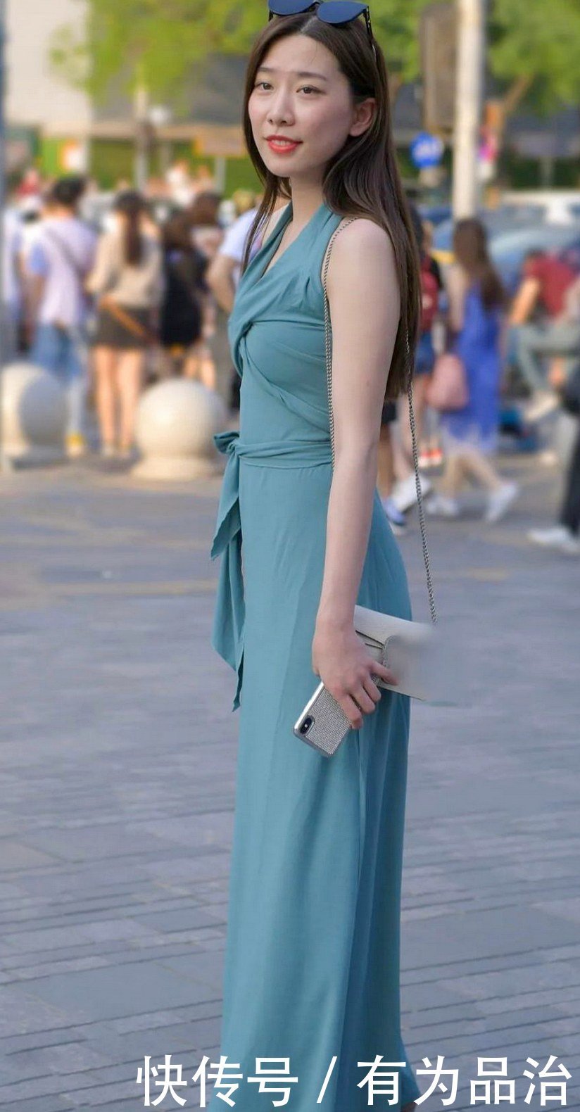 时尚|连衣裙穿搭展现出成熟女性的魅力,充满时尚气息!