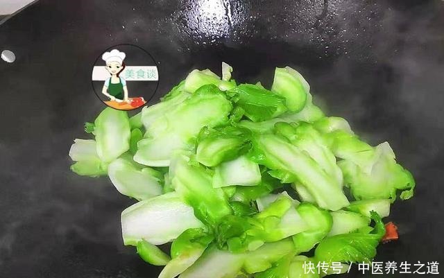 冬天,最该吃的不是萝卜白菜,而是它,不放肉炒也很香,次次光盘!