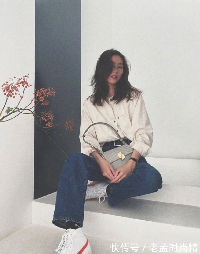 紧身牛仔裤 怎么把“牛仔裤”穿好看?裤型和搭配都要下功夫