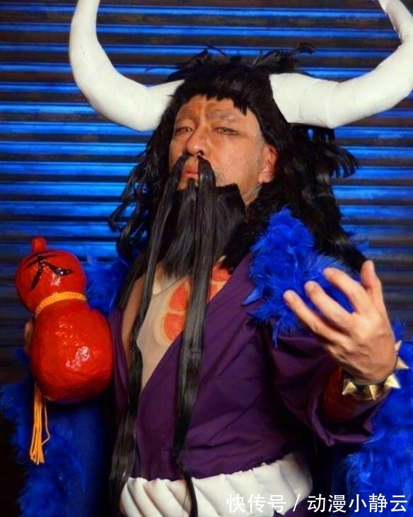 真人cos|《海贼王》国外真人cos,四皇大妈变成胖矮矬,凯多能被乌索普秒杀