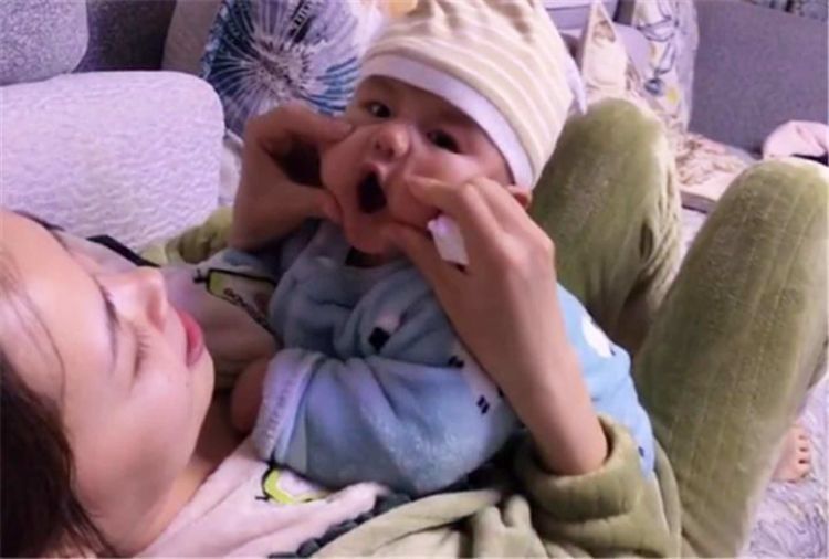 小姨带|未经小姨“捣乱”的童年,是不完整的,小姨带娃全是“猛料”