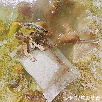 牛肉|小白也能轻松学会的牛腩焖土豆，不油腻超好吃哦