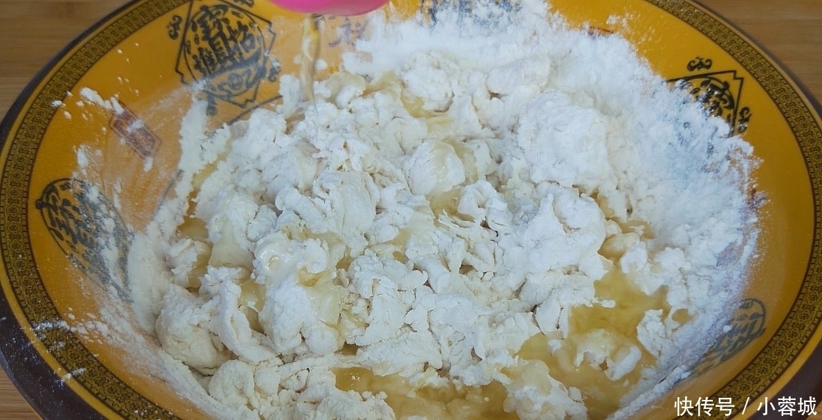  面粉不要蒸馒头了，教你好吃新做法，一次做7个，上桌就扫光，香