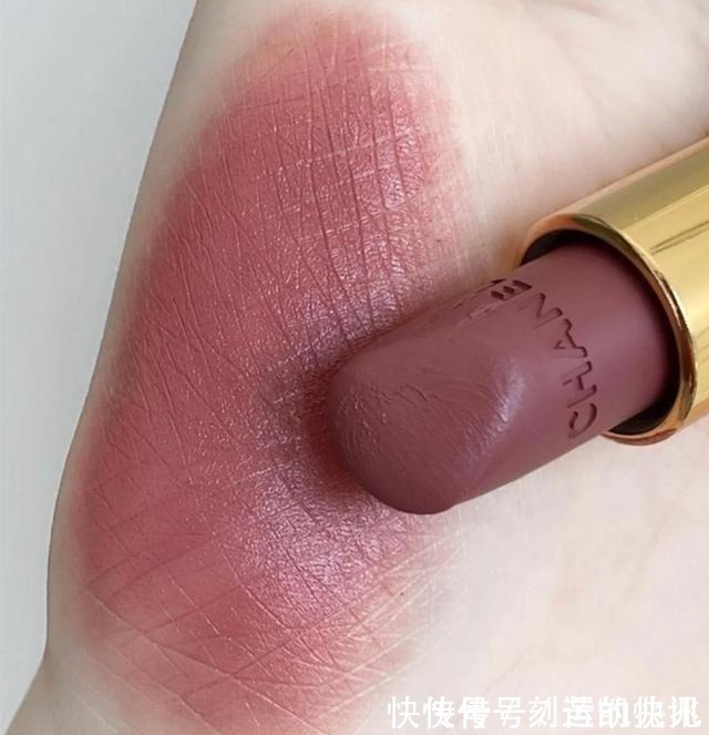 奶茶 今年偏“奶系”口红太火,大牌中就属这四只,显白又百搭!