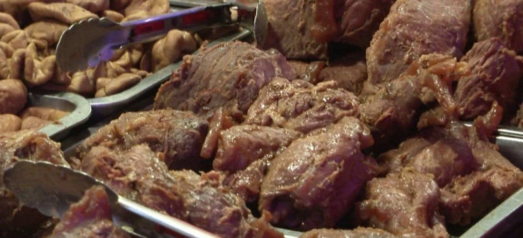 外面买来的卤牛肉,泛着“绿光”起初以为不能吃,营养师说出实情