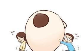 宝宝|4个月宝宝被查出“脊柱变形”,只因妈妈带他出门时,总爱这么做