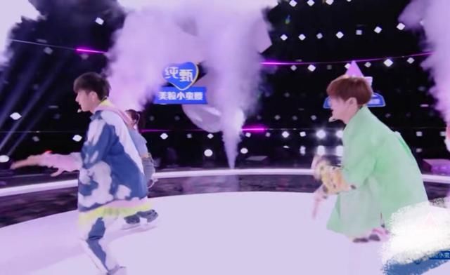 鹿晗黄子韬又合体，同台合作女团舞，鹿晗称感受到了幸福