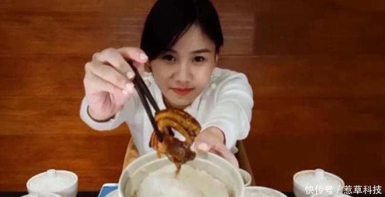 密子|密子君挑战988元超大牛排,吃完终身免单,却被配菜给“打败”了