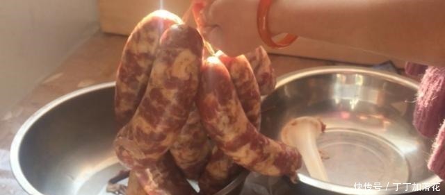 灌腊肠牢记“3白2黄”,我家用了几十年的配方,腊味十足都夸好