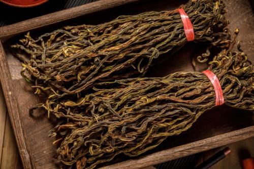 豆角|7月,此菜再不吃就老了,晒干后保存起来,冬天拿来炖肉吃太香了