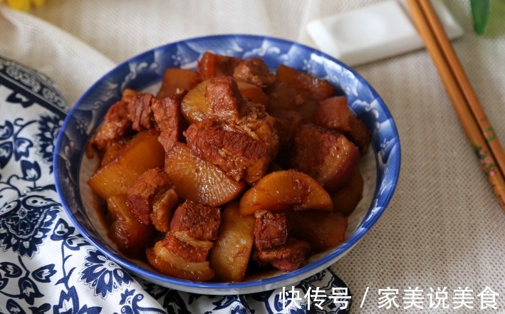 萝卜和五花肉一起炖，软烂可口鲜香入味，肉香四溢