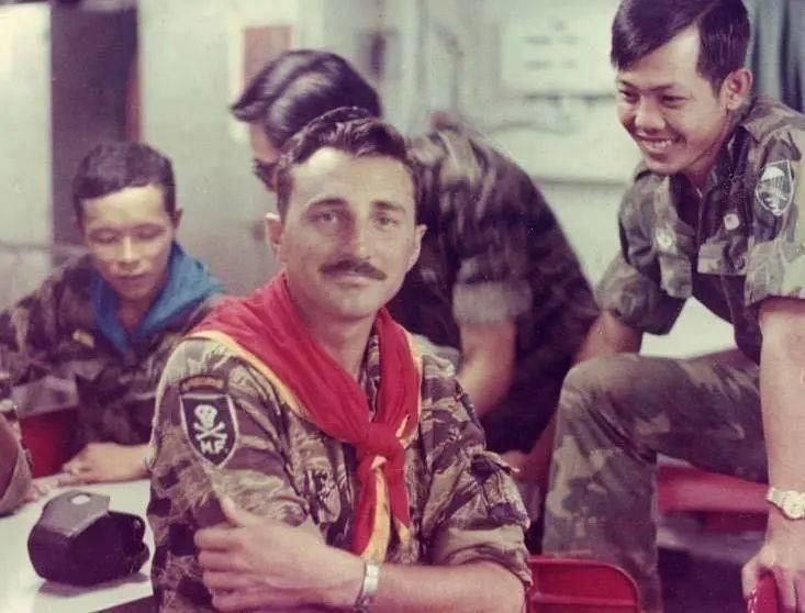 遗漏|被遗漏的谜团：在越南的美军特种部队，为什么要戴红领巾？