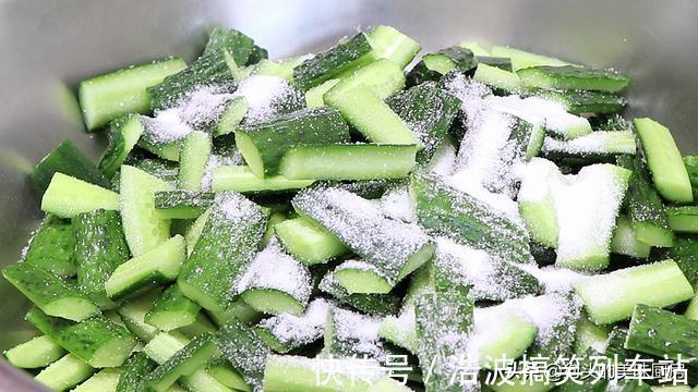 小米辣|原来腌黄瓜这么简单，一个小时就能吃，清脆开胃，放三个月不坏